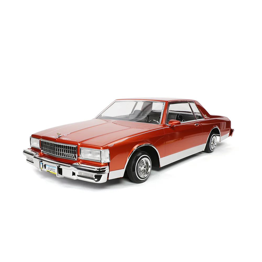 Redcat Caprice Classic RC Car - 1:10 1987 Chevrolet Caprice Classic Hopping Lowrider view 10
