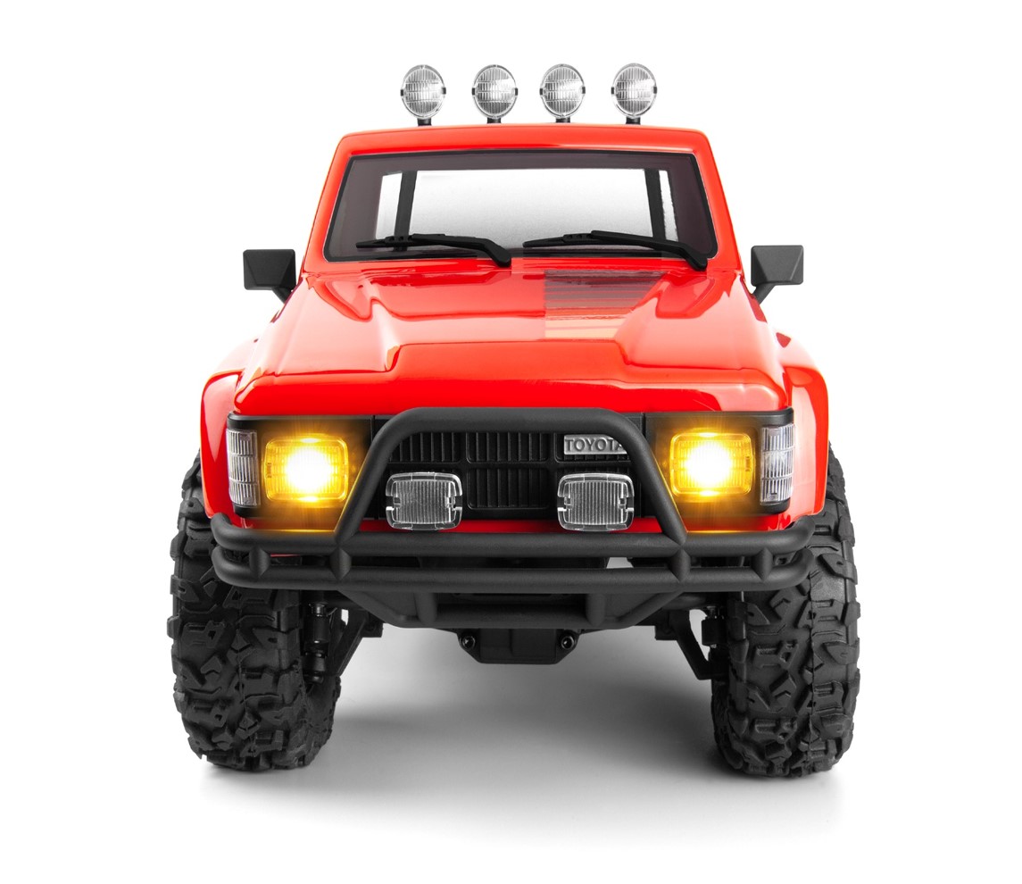 Venture18 Flux 1985 Toyota Hilux SR5 view 2
