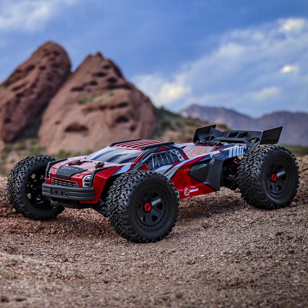Machete 4S 1/6 scale Brushless Monster Truck view 10
